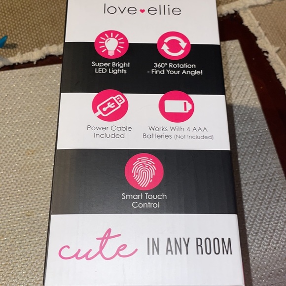 Led kitty mirror🎄🎄🎄🎁🎁🎁 - Picture 2 of 5